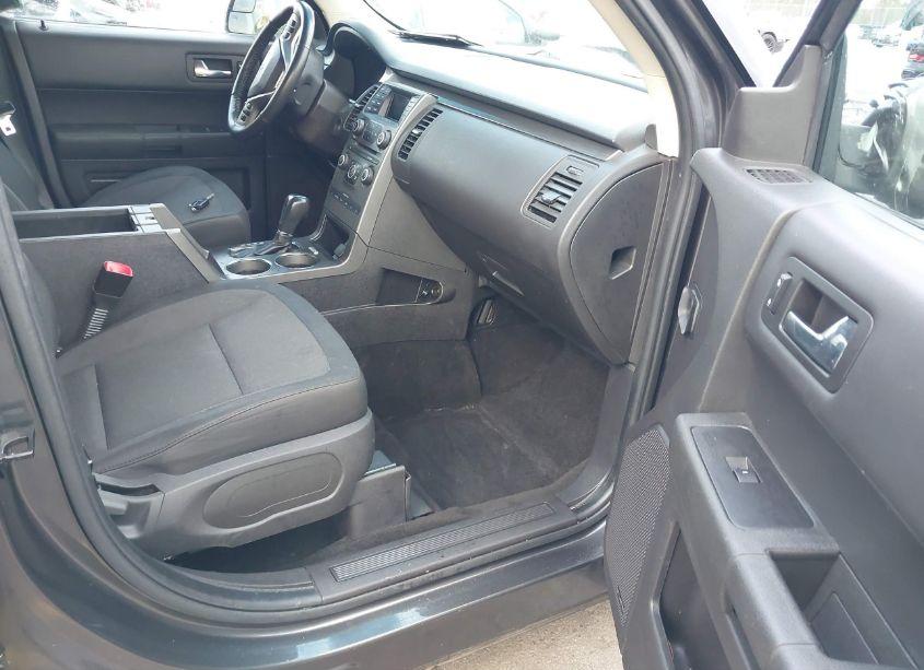Photo 5 of 2019 Ford Flex SE (VIN 2FMGK5B85KBA09167)