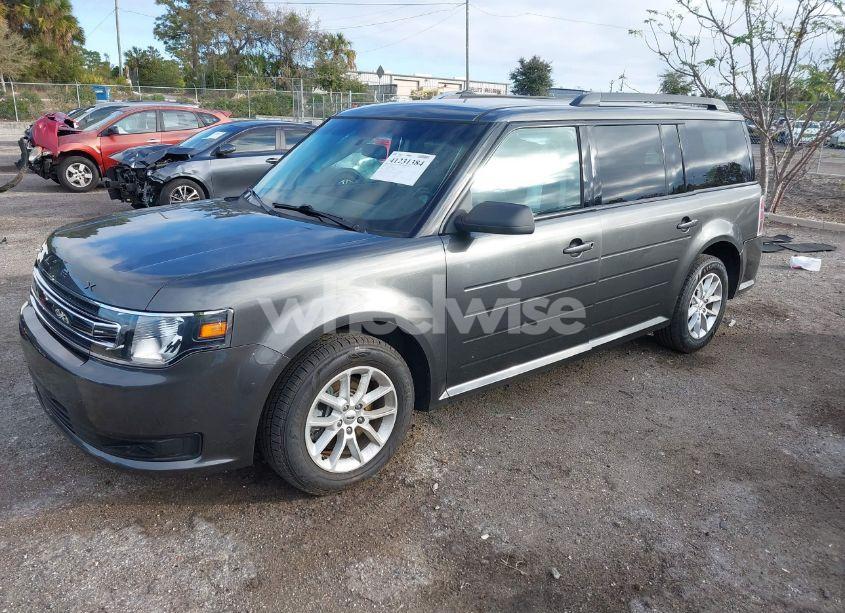 Photo 2 of 2019 Ford Flex SE (VIN 2FMGK5B86KBA32599)