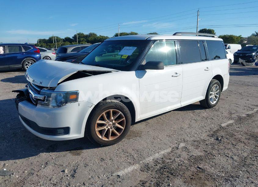 Photo 2 of 2016 Ford Flex SE (VIN 2FMGK5B87GBA09680)