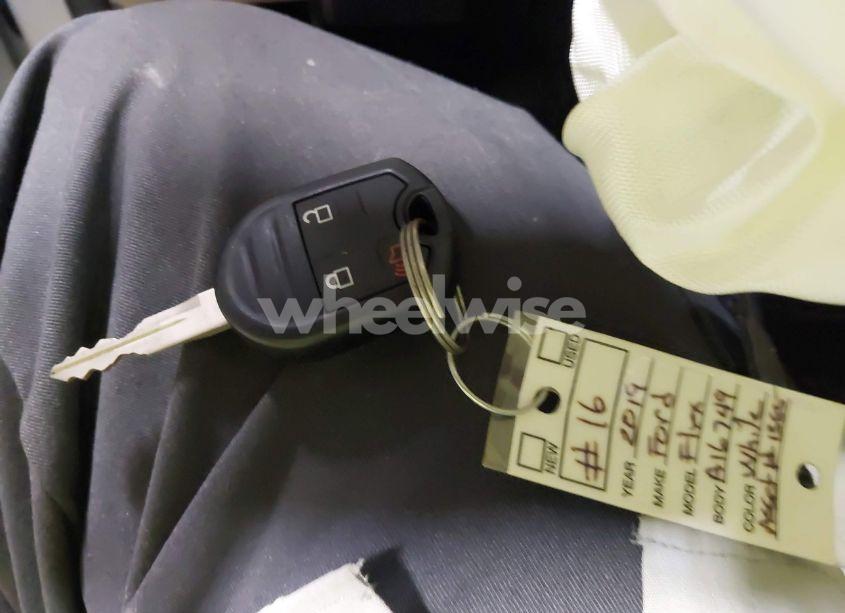 Photo 11 of 2019 Ford Flex SE (VIN 2FMGK5B87KBA16749)