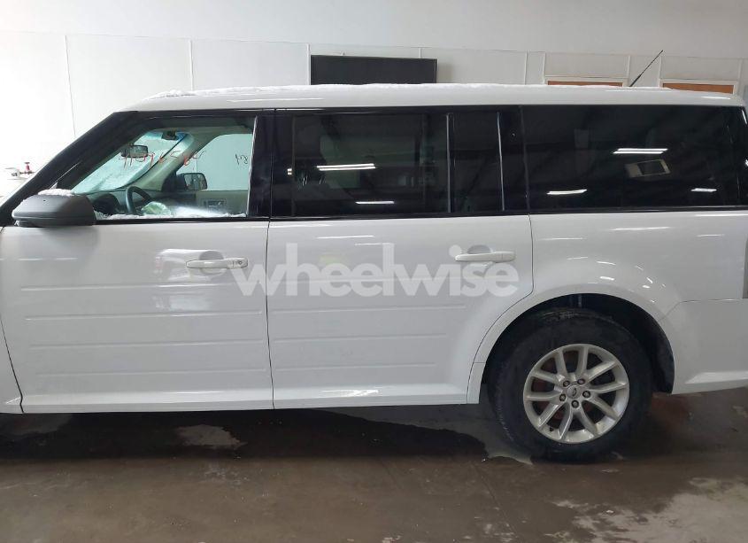 Photo 14 of 2019 Ford Flex SE (VIN 2FMGK5B87KBA16749)