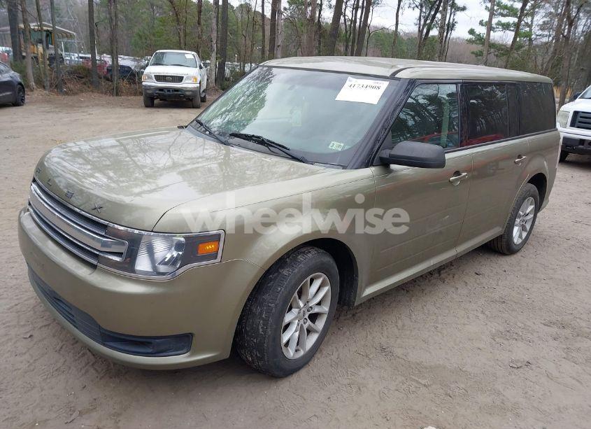 Photo 2 of 2013 Ford Flex SE (VIN 2FMGK5B88DBD22135)
