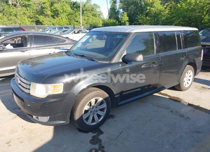 Photo 2 of 2011 Ford Flex SE (VIN 2FMGK5BC0BBD11924)