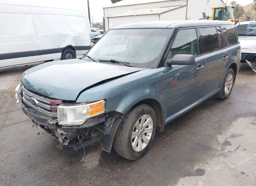 Photo 2 of 2010 Ford Flex SE (VIN 2FMGK5BC2ABA18234)