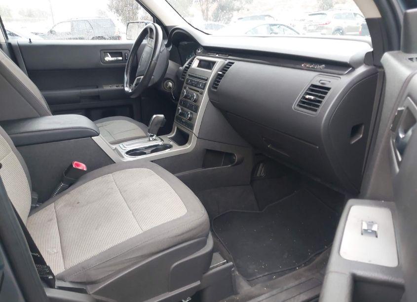 Photo 5 of 2010 Ford Flex SE (VIN 2FMGK5BC2ABA18234)