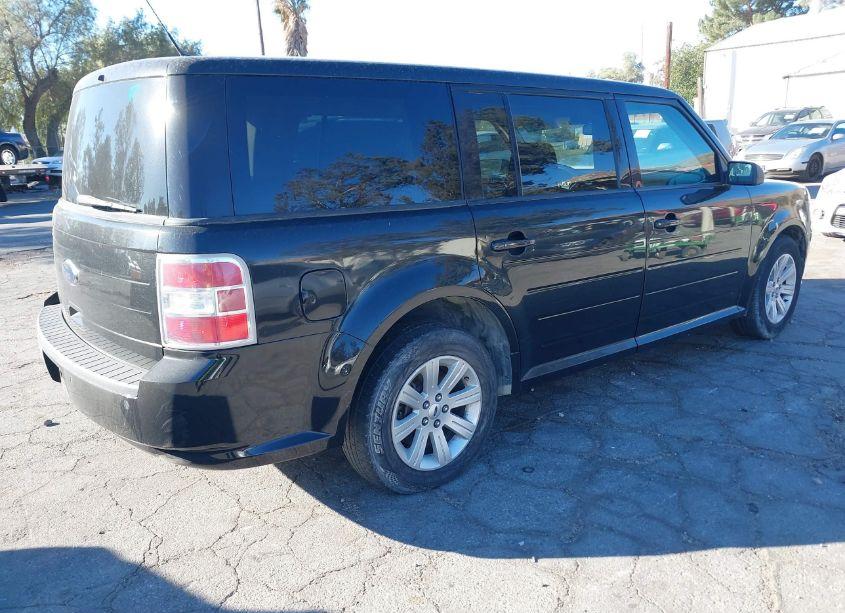 Photo 4 of 2011 Ford Flex SE (VIN 2FMGK5BC4BBD32758)