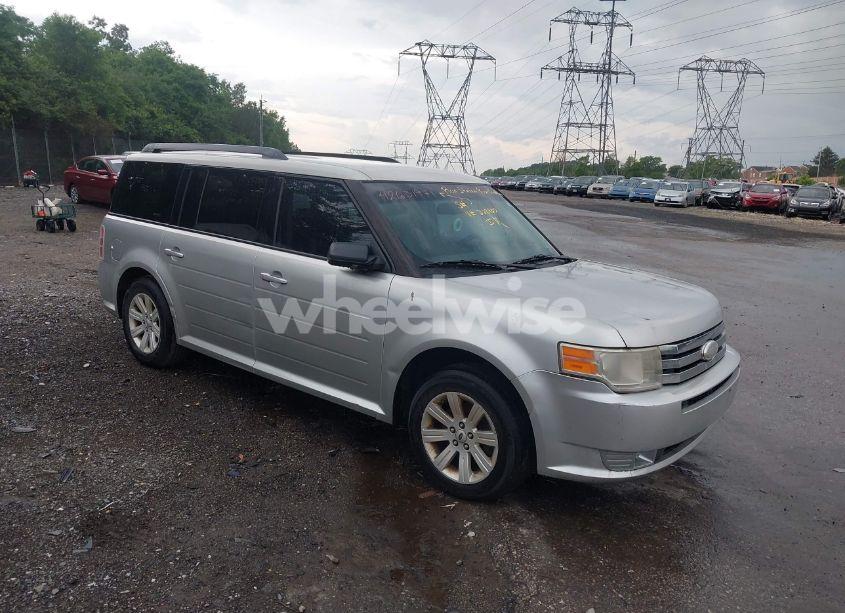 2011 Ford Flex SE (VIN 2FMGK5BC5BBD28900) main photo