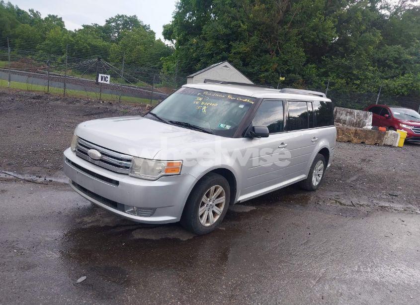 Photo 2 of 2011 Ford Flex SE (VIN 2FMGK5BC5BBD28900)