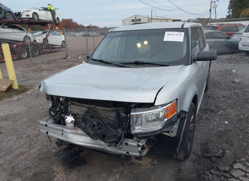 Photo 2 of 2011 Ford Flex SE (VIN 2FMGK5BC6BBD11233)