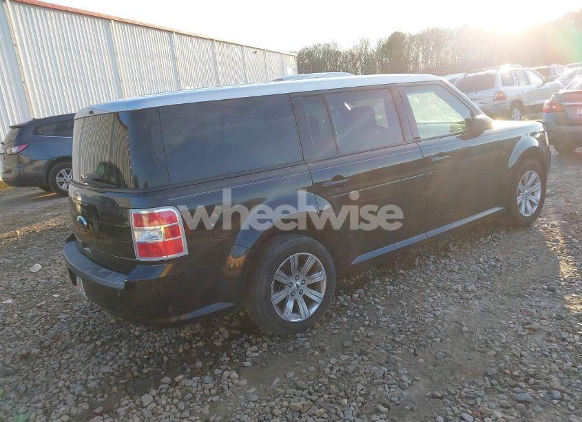 Photo 4 of 2010 Ford Flex SE (VIN 2FMGK5BC7ABA39077)