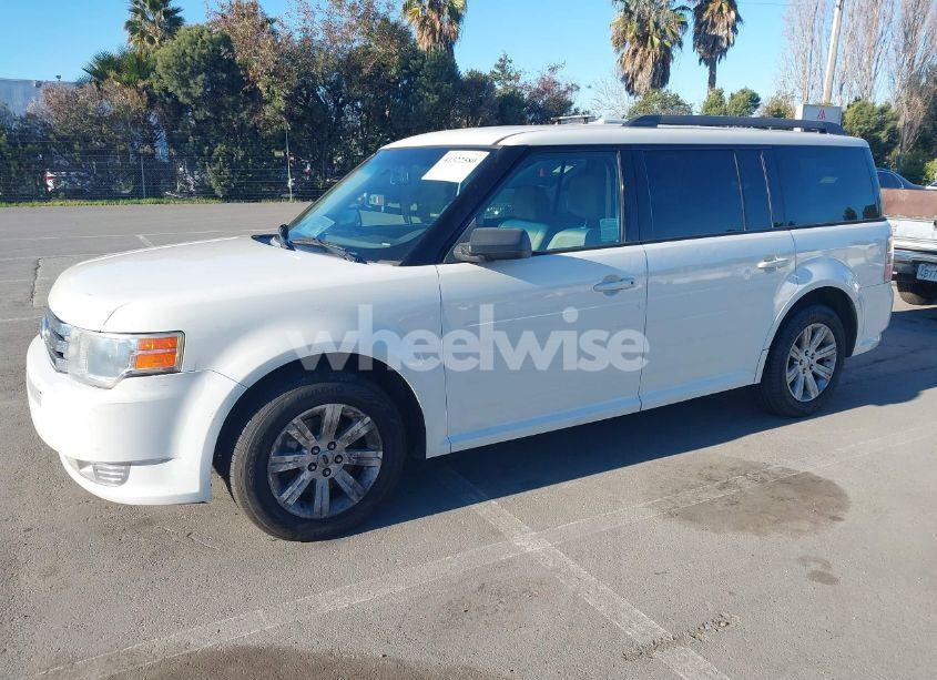 Photo 2 of 2011 Ford Flex SE (VIN 2FMGK5BC7BBD13640)