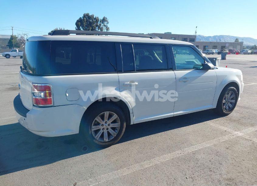 Photo 4 of 2011 Ford Flex SE (VIN 2FMGK5BC7BBD13640)