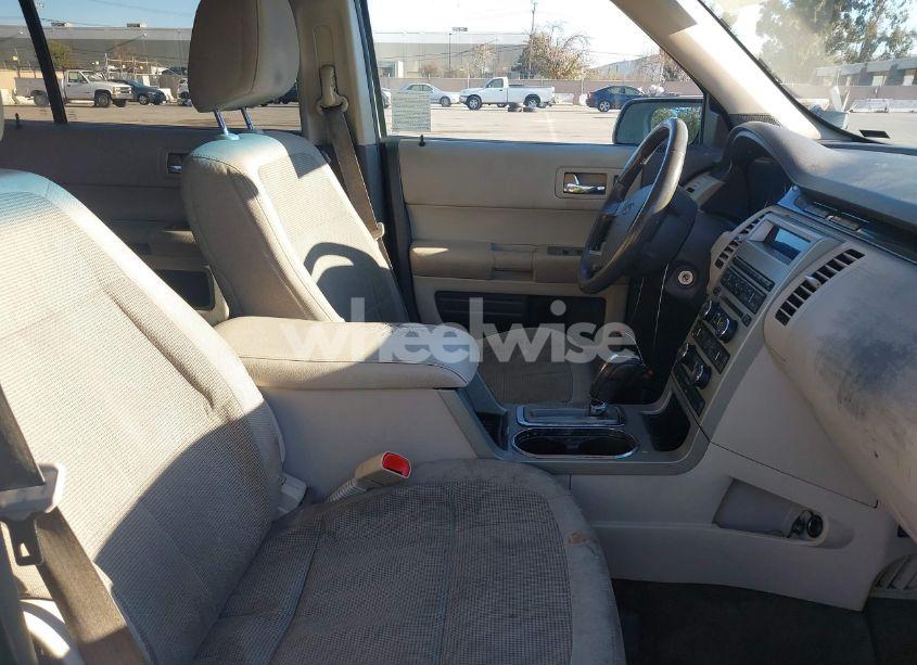 Photo 5 of 2011 Ford Flex SE (VIN 2FMGK5BC7BBD13640)