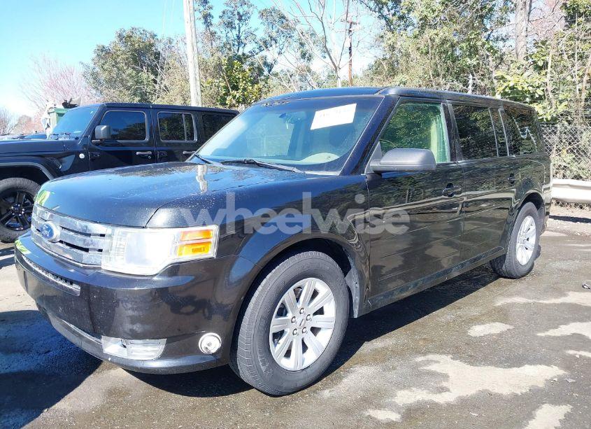 Photo 2 of 2011 Ford Flex SE (VIN 2FMGK5BC7BBD28719)