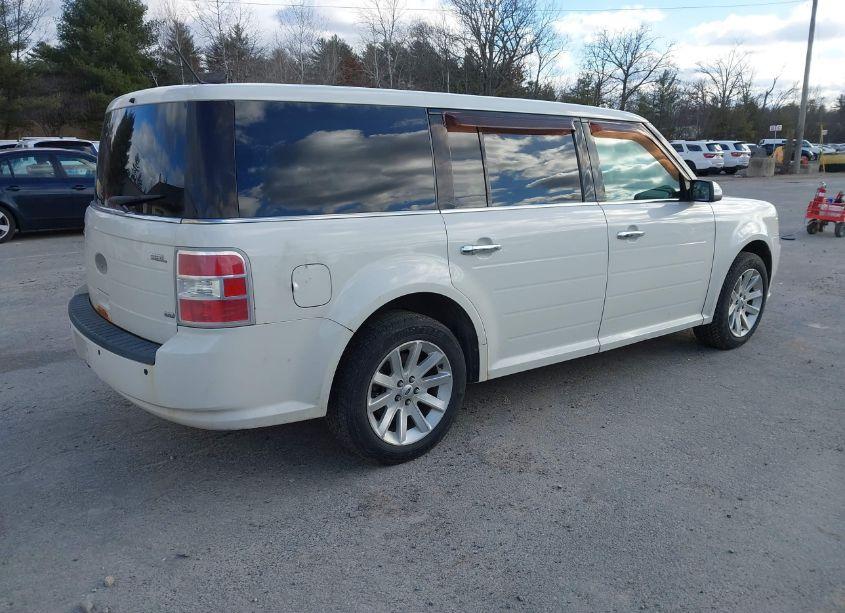 Photo 4 of 2010 Ford Flex SEL (VIN 2FMHK6CC9ABB21434)