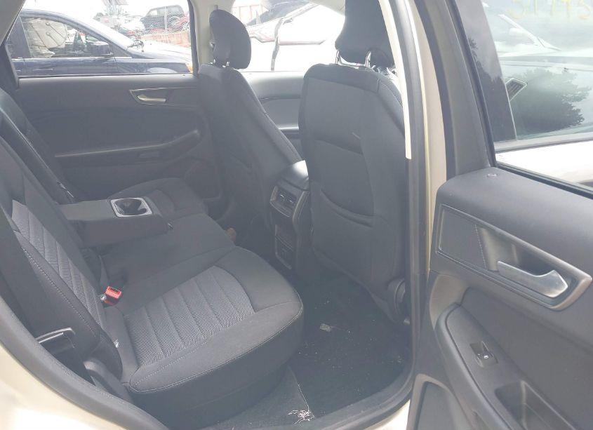 Photo 8 of 2018 Ford Edge SE (VIN 2FMPK3G90JBB03932)