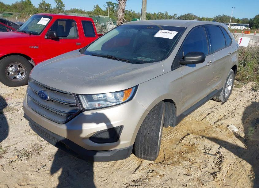 Photo 2 of 2018 Ford Edge SE (VIN 2FMPK3G90JBB20827)
