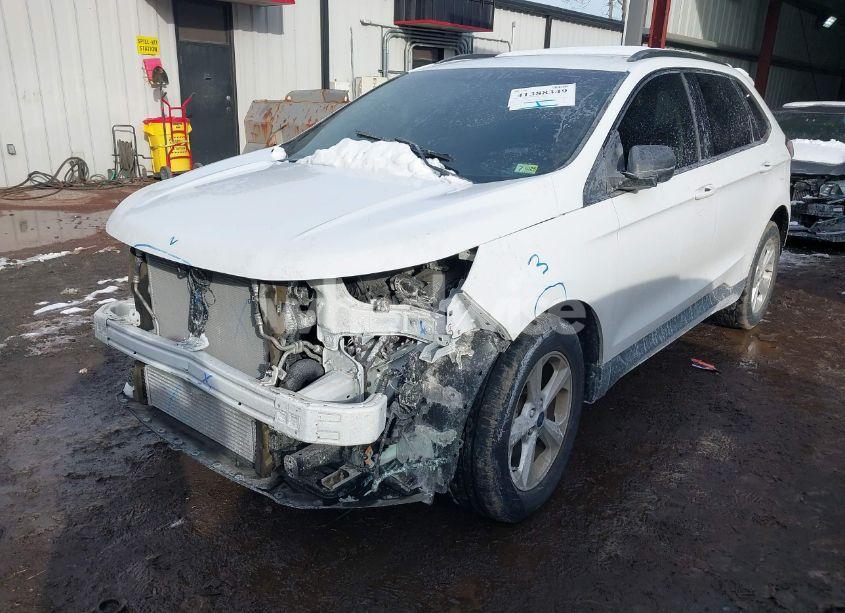 Photo 2 of 2018 Ford Edge SE (VIN 2FMPK3G90JBB70739)