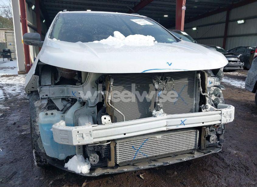 Photo 6 of 2018 Ford Edge SE (VIN 2FMPK3G90JBB70739)