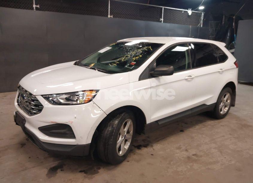 Photo 2 of 2019 Ford Edge SE (VIN 2FMPK3G92KBC40064)
