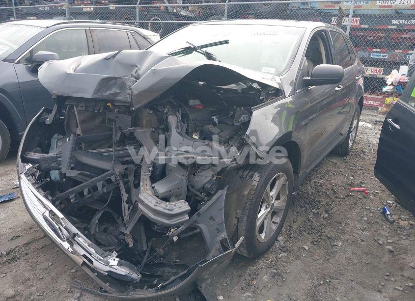 Photo 2 of 2020 Ford Edge SE (VIN 2FMPK3G92LBA45700)