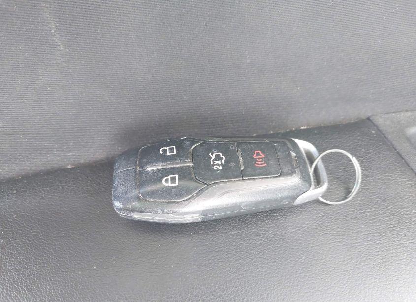 Photo 11 of 2016 Ford Edge SE (VIN 2FMPK3G93GBC40470)