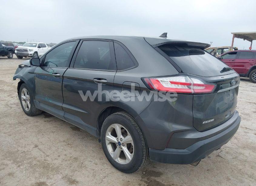 Photo 3 of 2019 Ford Edge SE (VIN 2FMPK3G98KBC50968)