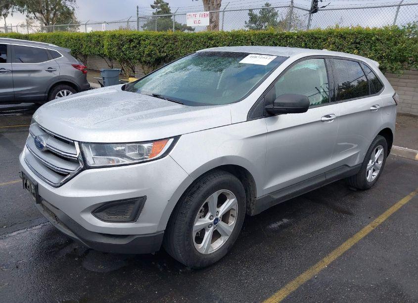 Photo 2 of 2018 Ford Edge SE (VIN 2FMPK3G9XJBB86494)