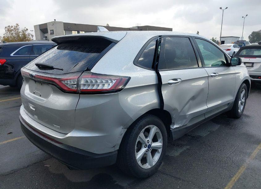 Photo 4 of 2018 Ford Edge SE (VIN 2FMPK3G9XJBB86494)