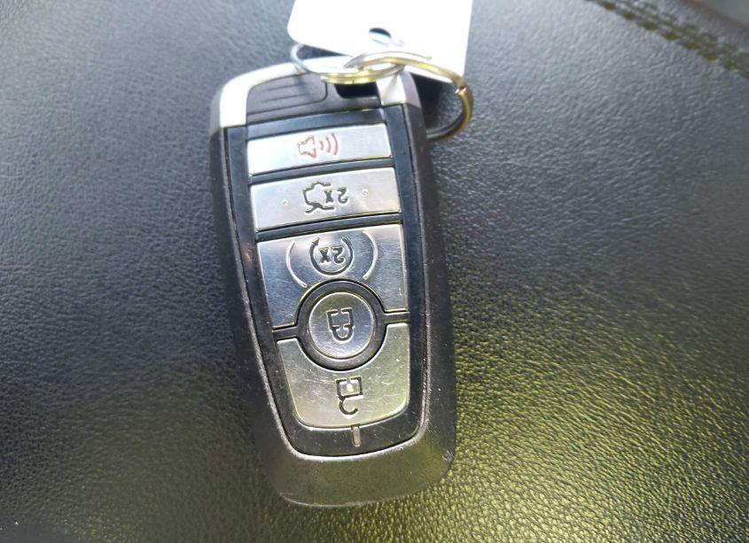 Photo 11 of 2018 Ford Edge SEL (VIN 2FMPK3J85JBB63365)