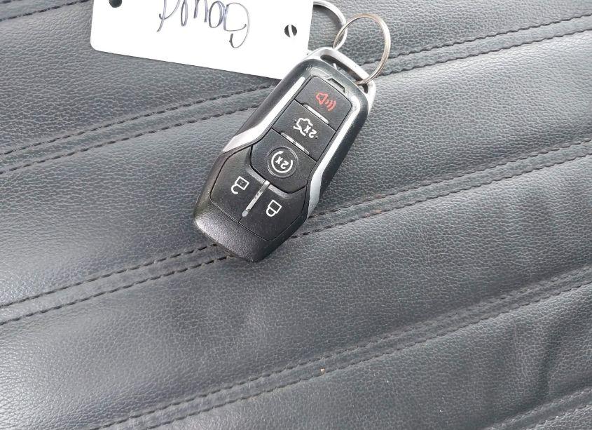 Photo 11 of 2016 Ford Edge SEL (VIN 2FMPK3J88GBC67034)