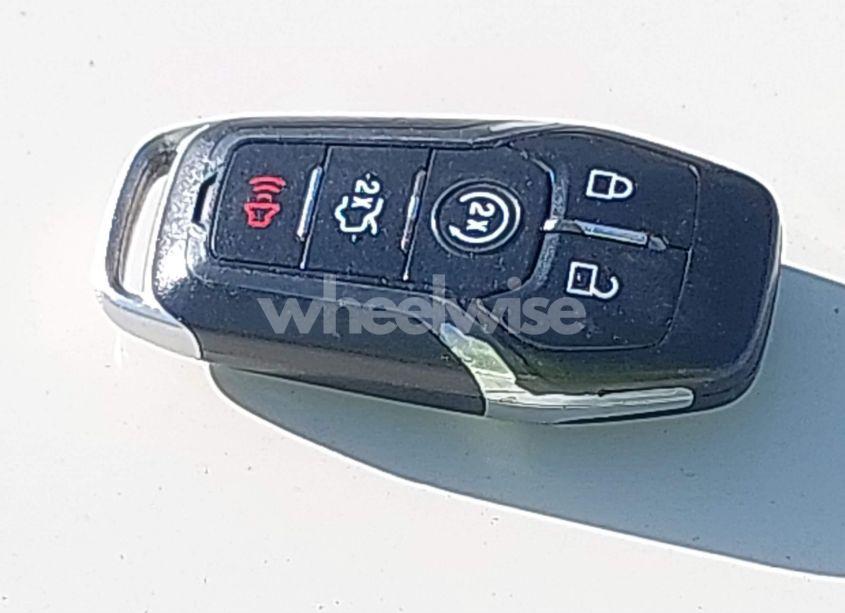 Photo 11 of 2016 Ford Edge SEL (VIN 2FMPK3J92GBB94624)