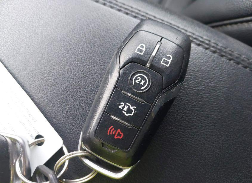 Photo 11 of 2016 Ford Edge SEL (VIN 2FMPK3J92GBC51775)