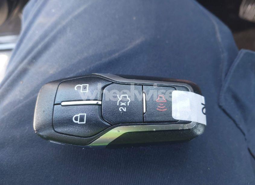 Photo 11 of 2016 Ford Edge SEL (VIN 2FMPK3J93GBC21572)