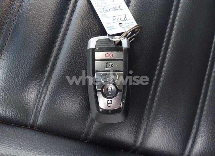 Photo 11 of 2019 Ford Edge SEL (VIN 2FMPK3J93KBB49913)