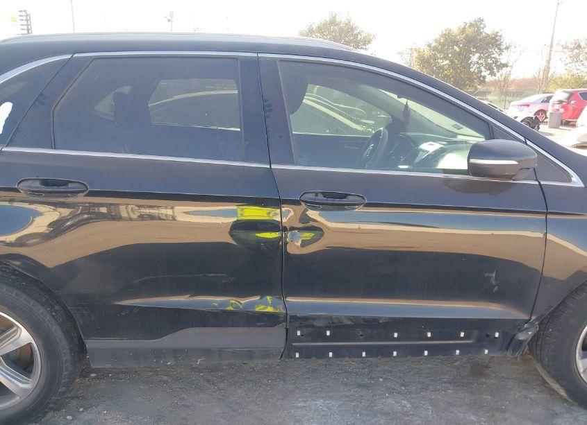 Photo 12 of 2020 Ford Edge SEL (VIN 2FMPK3J93LBB51677)