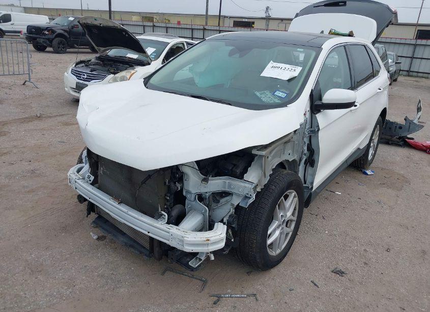 Photo 2 of 2021 Ford Edge SEL (VIN 2FMPK3J9XMBA31795)
