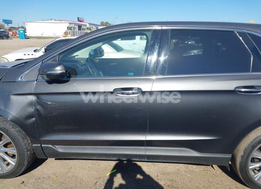 Photo 14 of 2018 Ford Edge TITANIUM (VIN 2FMPK3K86JBB19017)