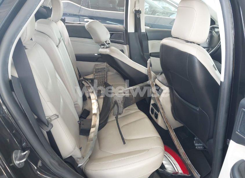 Photo 8 of 2020 Ford Edge TITANIUM (VIN 2FMPK3K96LBA55637)