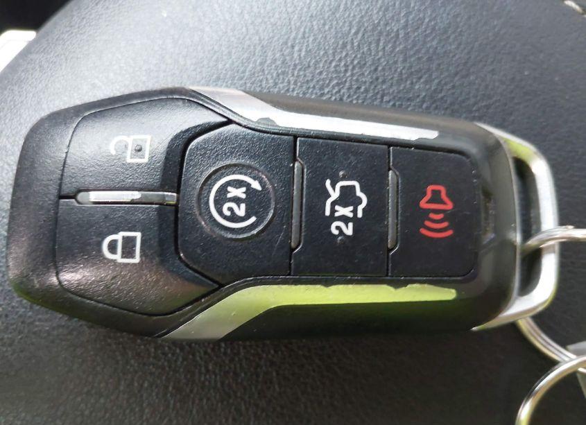 Photo 11 of 2016 Ford Edge TITANIUM (VIN 2FMPK3K97GBB30125)