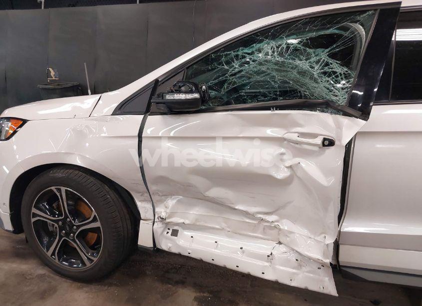 Photo 6 of 2019 Ford Edge ST (VIN 2FMPK4AP7KBB84720)