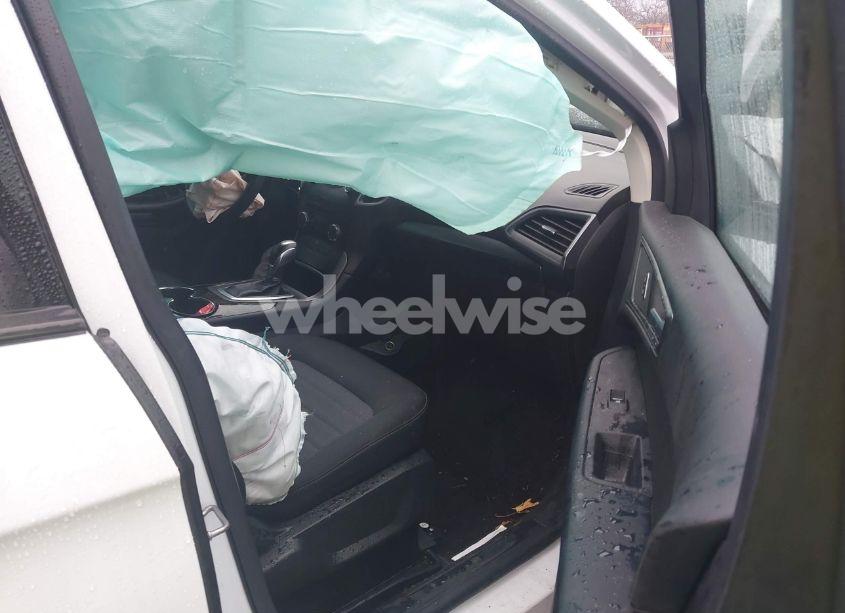 Photo 5 of 2018 Ford Edge SE (VIN 2FMPK4G90JBC09092)