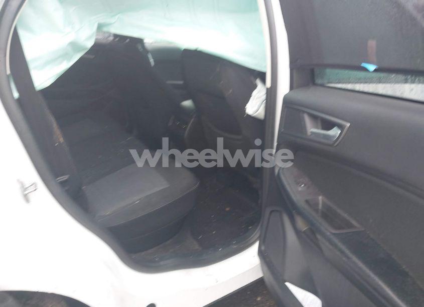 Photo 8 of 2018 Ford Edge SE (VIN 2FMPK4G90JBC09092)