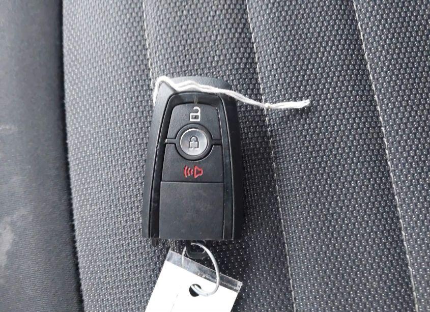 Photo 11 of 2018 Ford Edge SE (VIN 2FMPK4G91JBC00045)