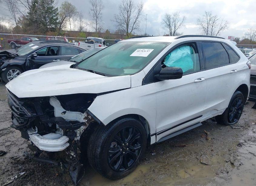 Photo 2 of 2023 Ford Edge SE (VIN 2FMPK4G91PBA06995)