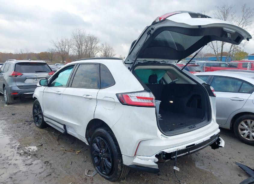 Photo 3 of 2023 Ford Edge SE (VIN 2FMPK4G91PBA06995)