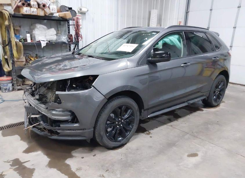 Photo 2 of 2022 Ford Edge SE (VIN 2FMPK4G92NBB09226)