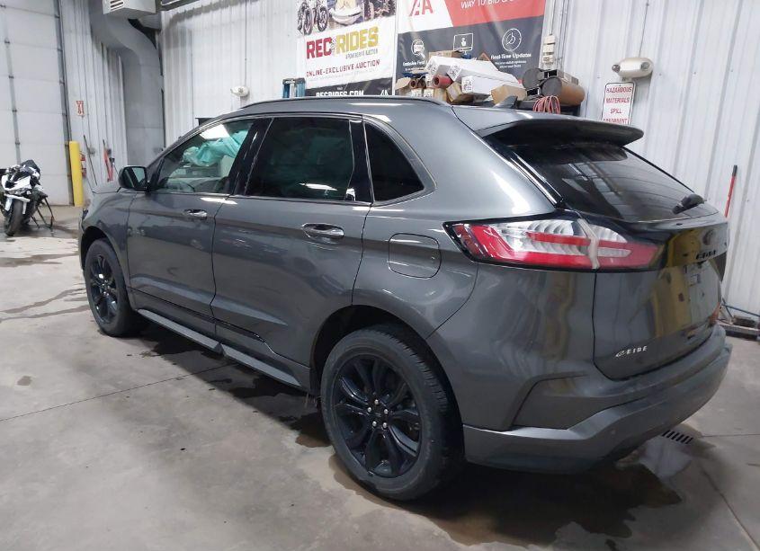 Photo 3 of 2022 Ford Edge SE (VIN 2FMPK4G92NBB09226)