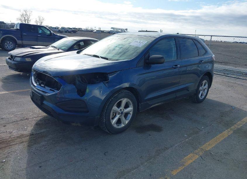 Photo 2 of 2019 Ford Edge SE (VIN 2FMPK4G93KBB09652)