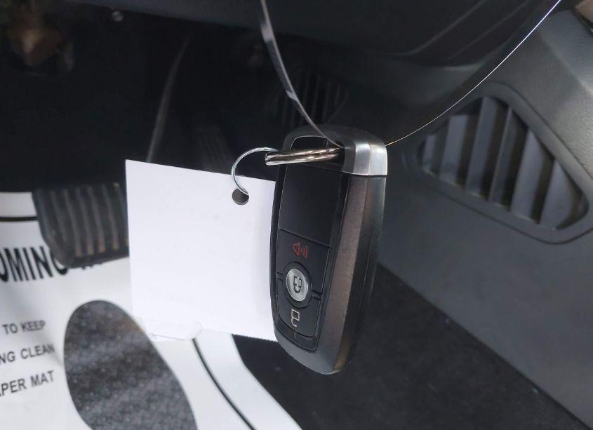 Photo 11 of 2019 Ford Edge SE (VIN 2FMPK4G94KBB24810)